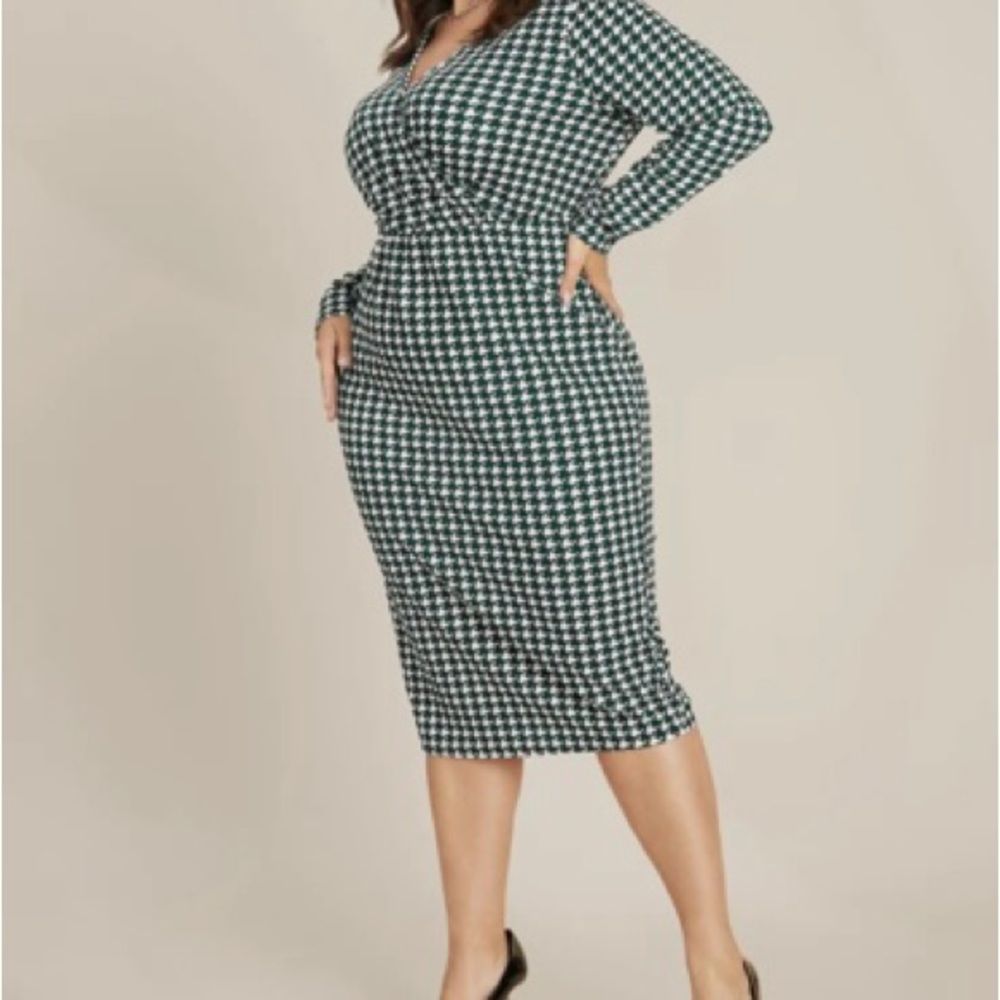 Plus Size Green Houndstooth Wrap Midi Dress